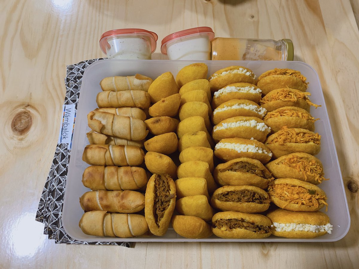 zdesperdiciocr's tweet photo. Hoy vinieron Briyi y mis tixs a tomar café, fue un café sin plástico! Encargué en #chamogourmet y fuimos a recoger con nuestros recipientes, hice pie de limón, cupcakes! tortillas y queso! https://t.co/gZR883IkBT