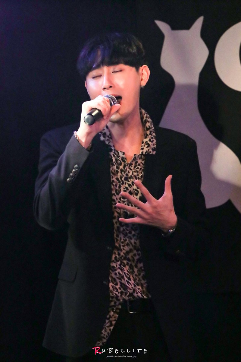 RUBELLITE_85's tweet photo. [2019.12.14] 
チャンウ(@Ccc_Woo )
WINTER LIVE &amp; MEETING 2019 2部
新宿 Cat's hole

撮影曲『Christmas Time』
from Project.CS

#창우 #이창우 #チャンウ #ソロ活動 #솔로활동 #DAWN #FORYOU  #UNTIL_THE_DAWN #ChristmasTime #ProjectCS #撮影可能曲 https://t.co/wXfLNEj5ow