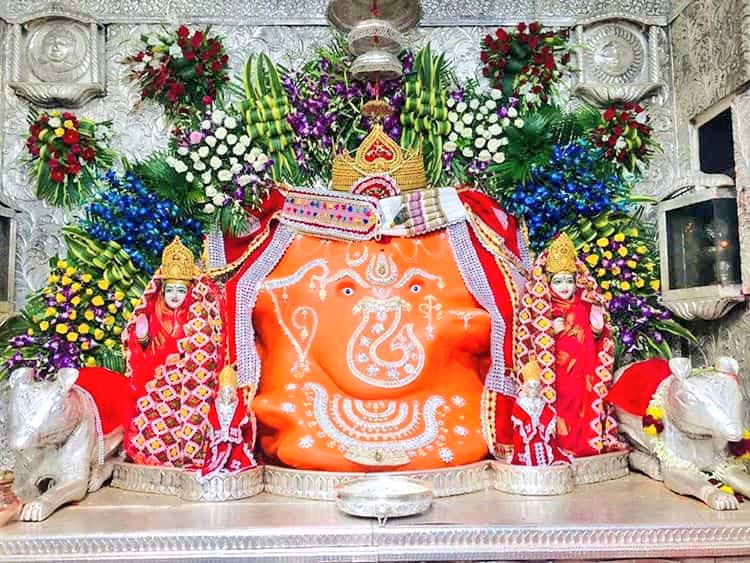madhawpatidar's tweet photo. ।।वक्र तुंड महाकाय, सूर्य कोटि समप्रभ:। निर्विघ्नं कुरु मे देव शुभ कार्येषु सर्वदा॥
#Soulmate #shreeganesh #indore #SaturdayThoughts #SaturdayMorning #indorian #tbs #SaturdaySocial #saturdaylive #ganapati #NewYearsHonours #NewYear #NewYear2020 #2020resolution #2020goals #श्री 🙏🏻 https://t.co/cfkkSBZhuf