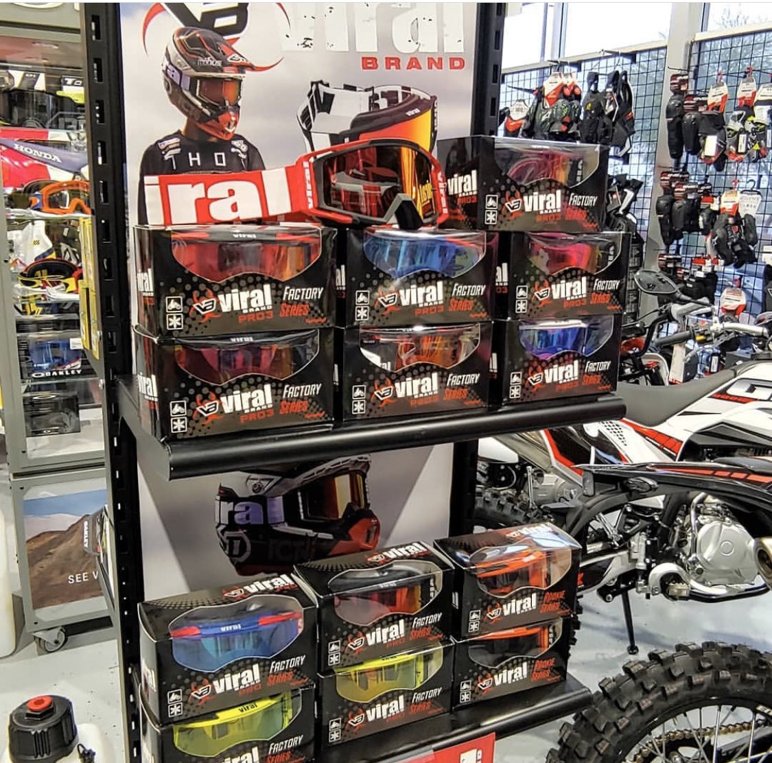 ViralMX_goggles's tweet photo. #Getyourkit #viralbrand #goneviral #goviral #whygoviral #sxonfox #supercrosslive #dropthegate #mtblife #amaflattrack #motocrossaction #oldschoolmx #twostrokes #dropthegate #motocrossaction #sx #motorcycles #moto #offroad #offroadbike #offroadlife #motolife https://t.co/JUCPStcOT7