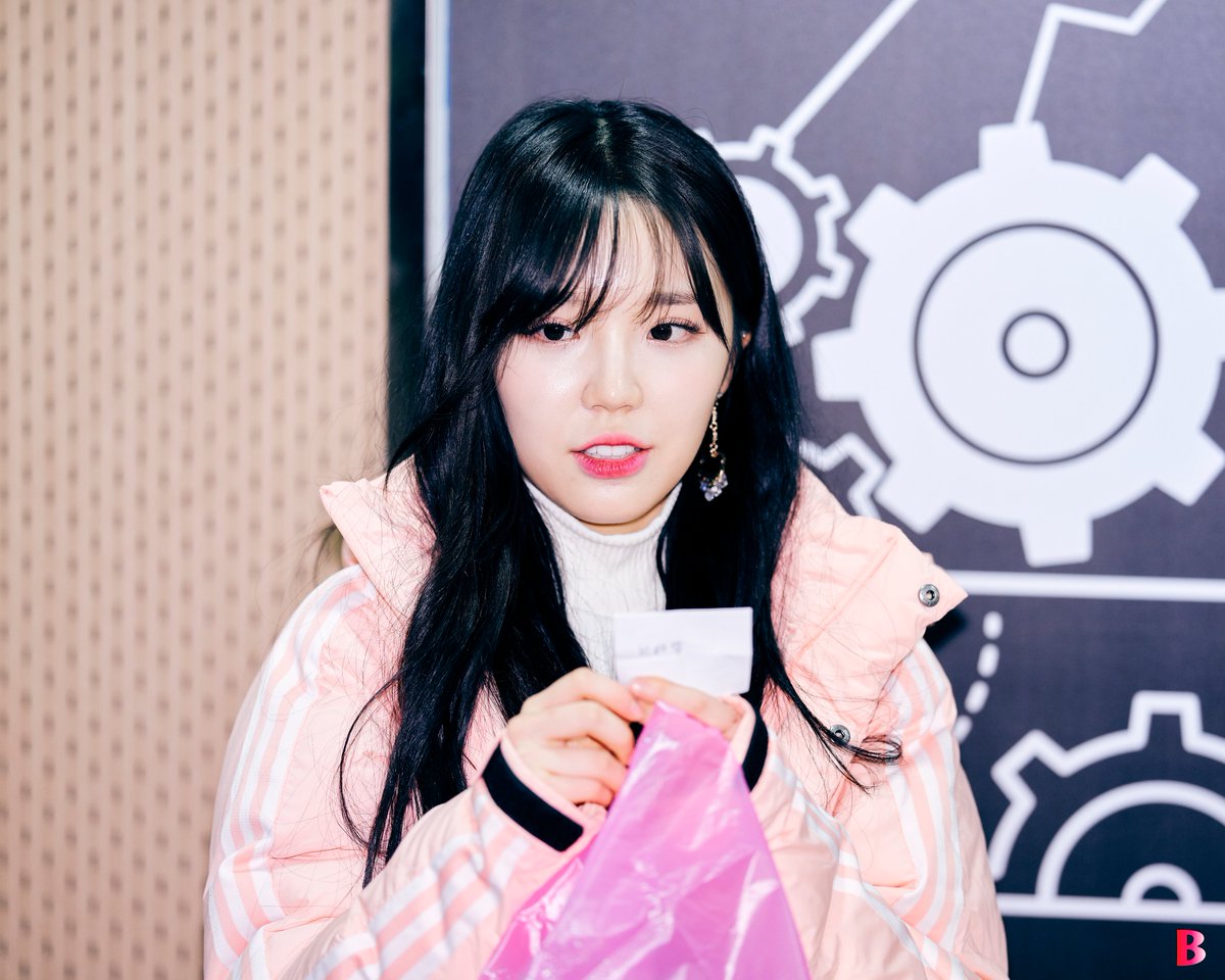 _Brilliant_MJ's tweet photo. 191221 Carolsong Festival
📷 KIM MINJI (5)
#MinJi #민지 https://t.co/D9o3fCpvch