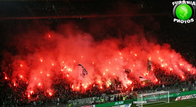 ultrasshopcom's tweet photo. What PYRO do you prefer?
Olympique Marseille 🔁
AS Saint Etienne 💚 https://t.co/nGXoTIKGlu