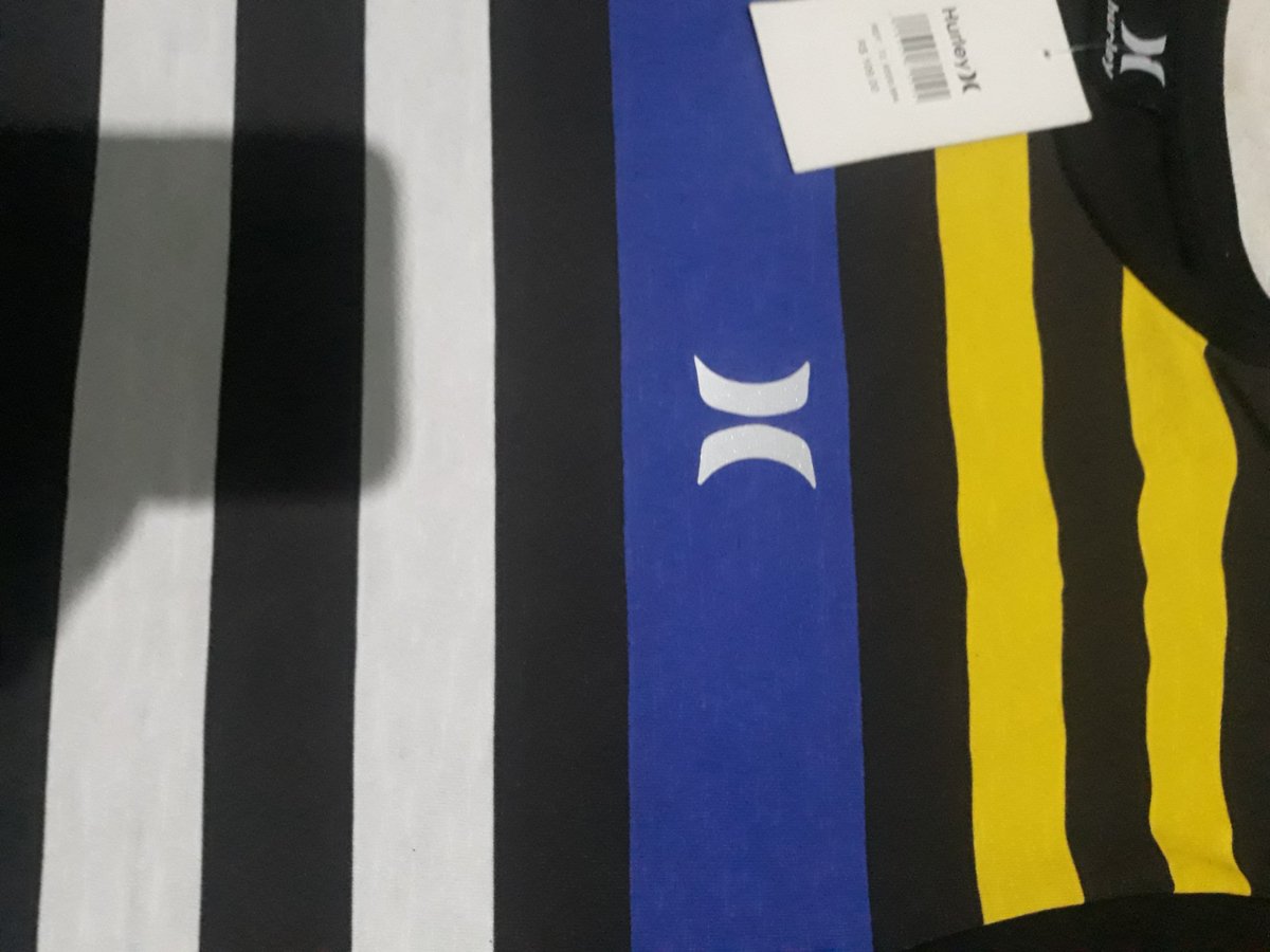 TrajadosS's tweet photo. Camisa Hurley https://t.co/QPnKp00aXA