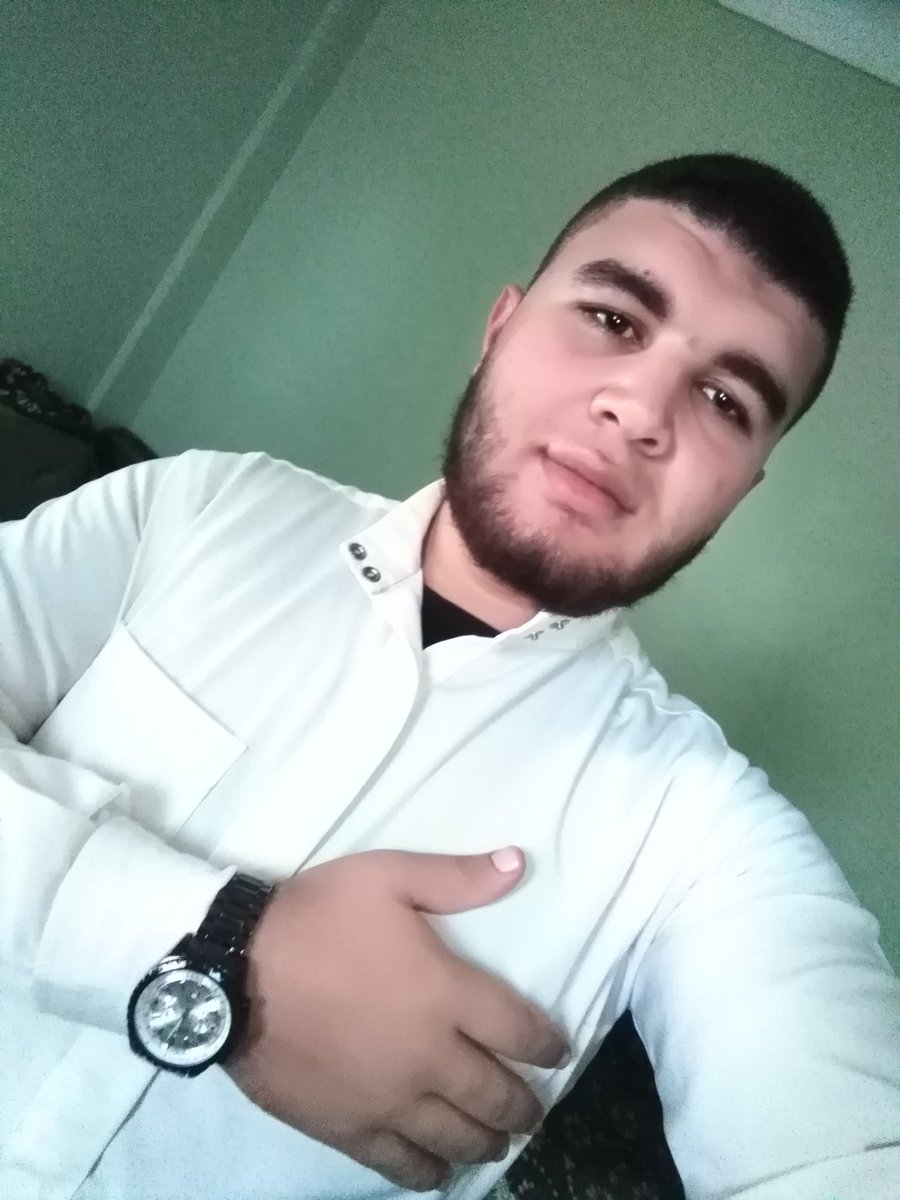 ."🖤🍂" قَليلٌ منكَ يَكفيني ولكِن..قَليلُكَ لا يُقال له قليلُ "