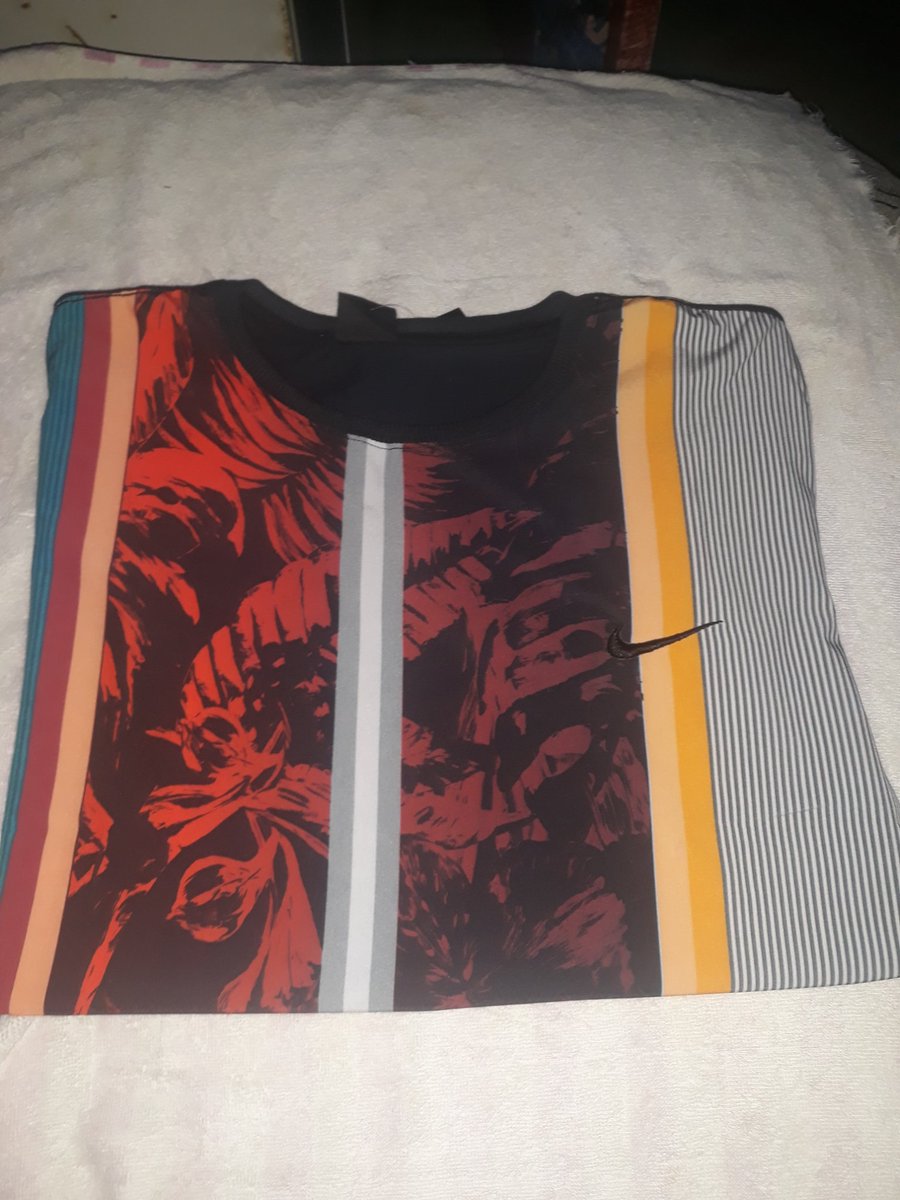 TrajadosS's tweet photo. Camisa nike https://t.co/sAYx1aZWf1