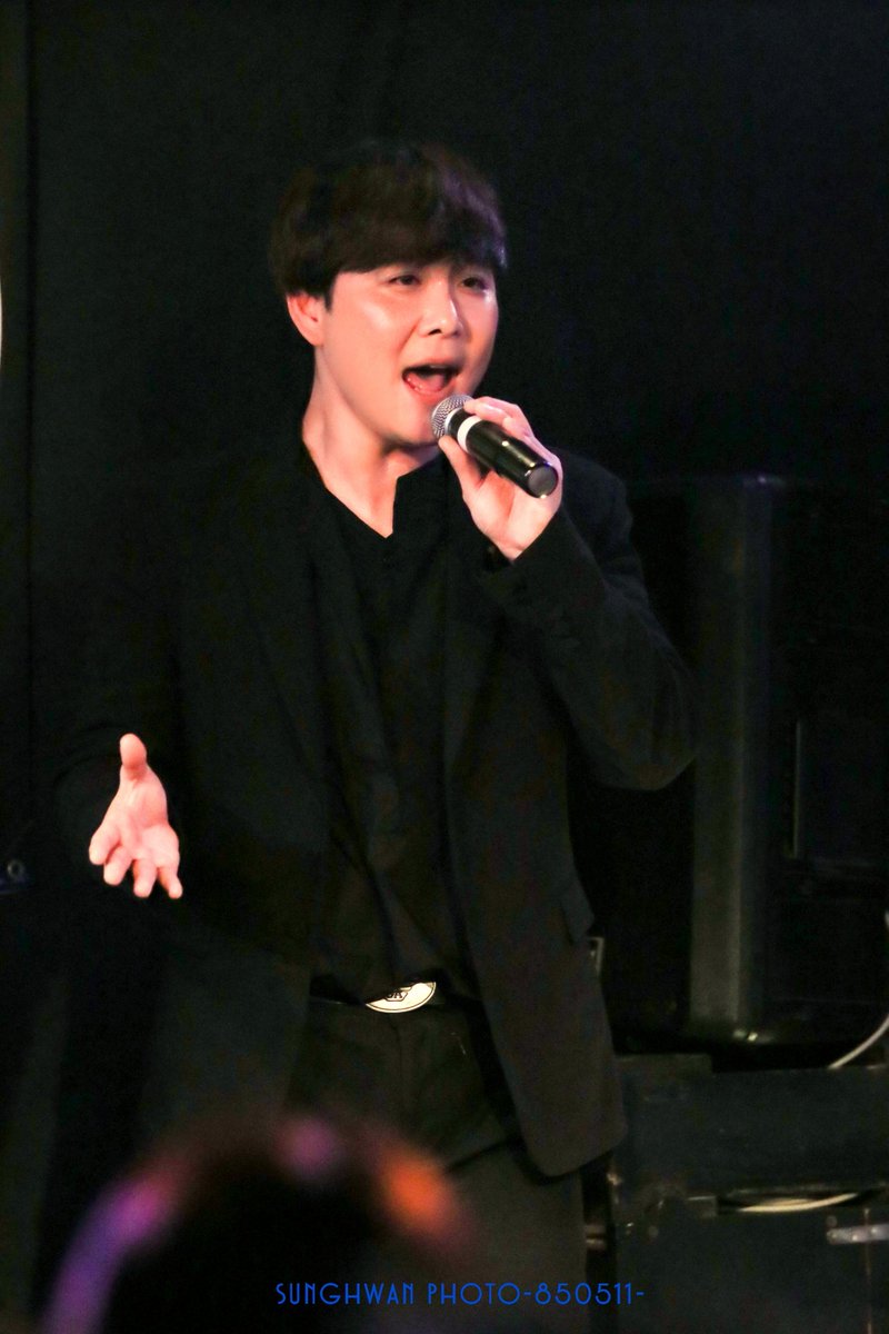 RUBELLITE_85's tweet photo. [2019.12.14] 
ソンファン(@m_sunghwan )
WINTER LIVE &amp; MEETING 2019 2部
新宿 Cat's hole

撮影曲『Christmas Time』
from Project.CS

#성환 #노성환 #ソンファン #ChristmasTime #ProjectCS #撮影可能曲 https://t.co/vSBFYgf9ZT