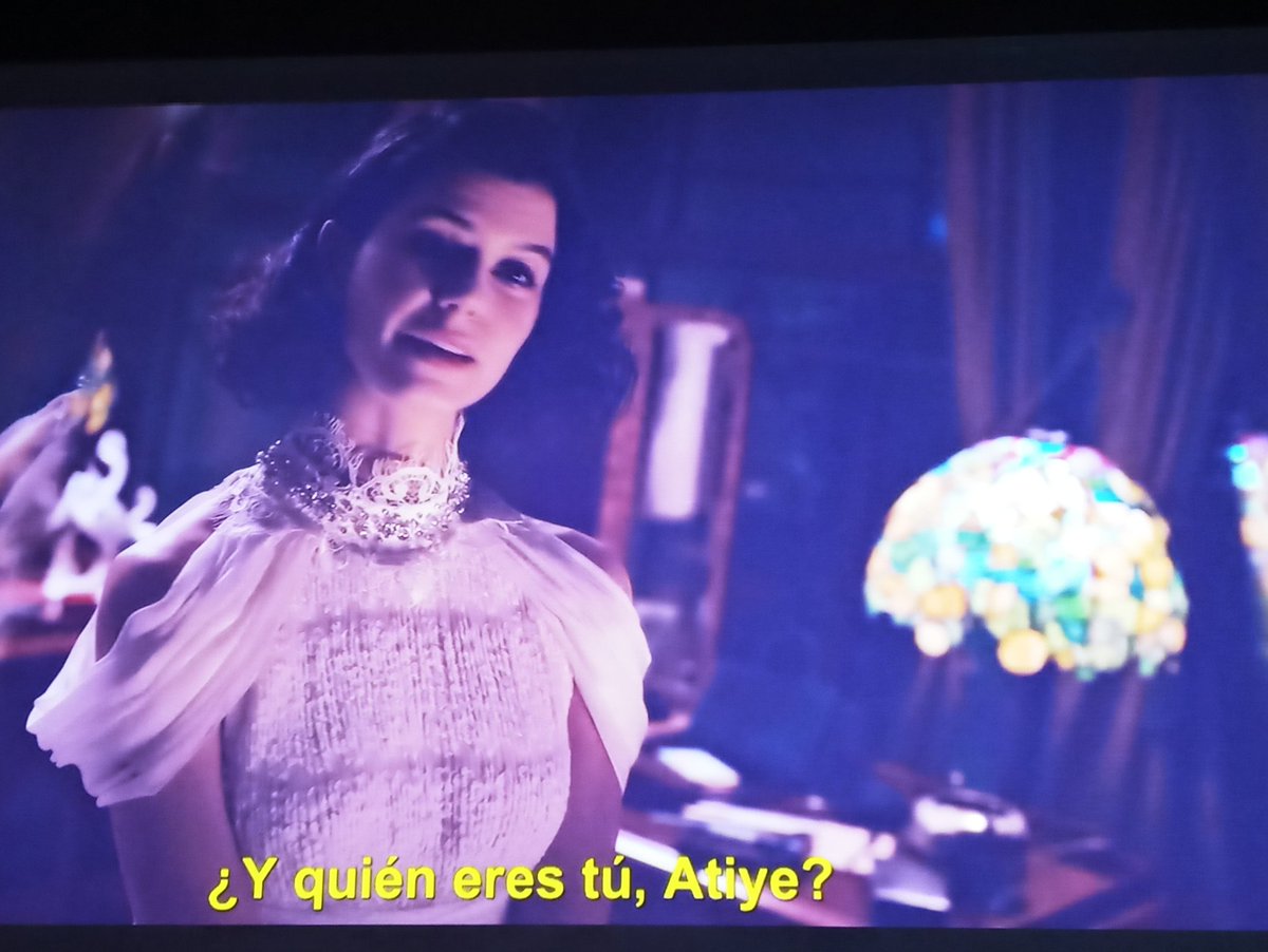 Jexiksh's tweet photo. Ya estoy en el 4 capitulo Grexxx ... 
Que intriga tiene #Atiye 
Wowww ... Nervios ....nervios nervios   🙈🙈🙈🙈🙈
#BerenSaat  ❤
#Atiyenetflix 
#TheGift 
@BEREN_SAAT_PERU 
@netflixturkiye https://t.co/BJVVv6zWTG
