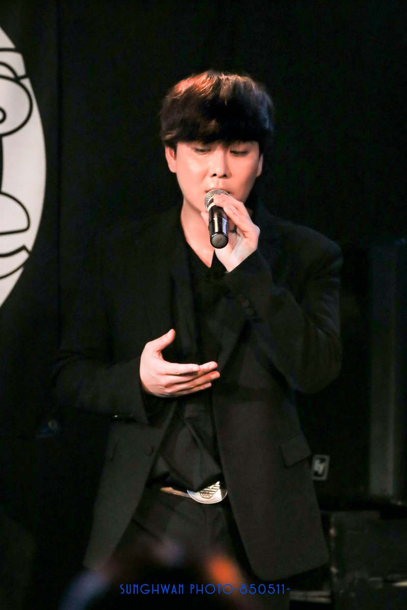 RUBELLITE_85's tweet photo. [2019.12.14] 
ソンファン(@m_sunghwan )
WINTER LIVE &amp; MEETING 2019 2部
新宿 Cat's hole

撮影曲『Christmas Time』
from Project.CS

#성환 #노성환 #ソンファン #ChristmasTime #ProjectCS #撮影可能曲 https://t.co/tkvXakkdI3