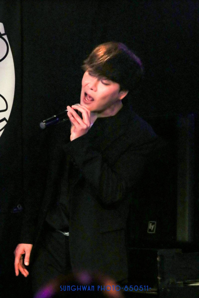 RUBELLITE_85's tweet photo. [2019.12.14] 
ソンファン(@m_sunghwan )
WINTER LIVE &amp; MEETING 2019 2部
新宿 Cat's hole

撮影曲『Christmas Time』
from Project.CS

#성환 #노성환 #ソンファン #ChristmasTime #ProjectCS #撮影可能曲 https://t.co/tkvXakkdI3