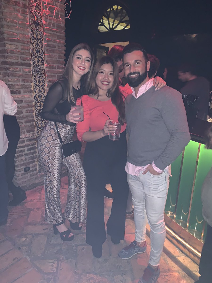 JuanGiraldo24's tweet photo. Las noches en @uthopiasevilla siempre son especiales...
#Uthopia #Sevilla #Noche #Fiesta #Enbuenacompañía #Genteguapa https://t.co/leStXsvShk