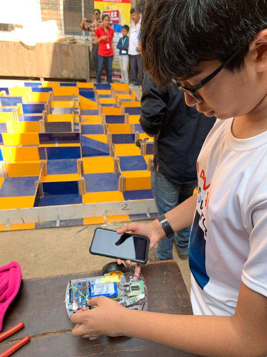 BotlabLlp's tweet image. Team BotLab Qualifies for final rounds in Robotics competition at VJTI Technovanza event! #VJTITechnovanza #technicalEvent #TeamBotLab #wirelesstechnologies # #tinkering #younginnovator #gettingfutureready