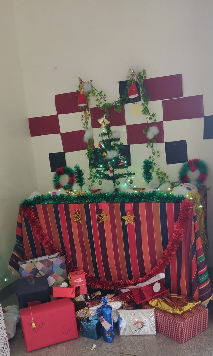 ExtraaEdge's tweet image. What a stellar way to end 2019!
We thoroughly enjoyed Christmas by celebrating Secret Santa & had a fabulous time together in playing Cricket
#lifeatextraaedge #extraaedge #startuplife #family #teamtalks #admissionssoftware #manageadmissions #predictadmissions #increaseadmission