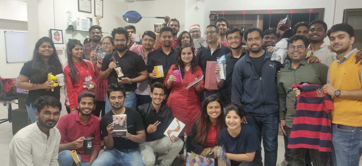 ExtraaEdge's tweet image. What a stellar way to end 2019!
We thoroughly enjoyed Christmas by celebrating Secret Santa & had a fabulous time together in playing Cricket
#lifeatextraaedge #extraaedge #startuplife #family #teamtalks #admissionssoftware #manageadmissions #predictadmissions #increaseadmission