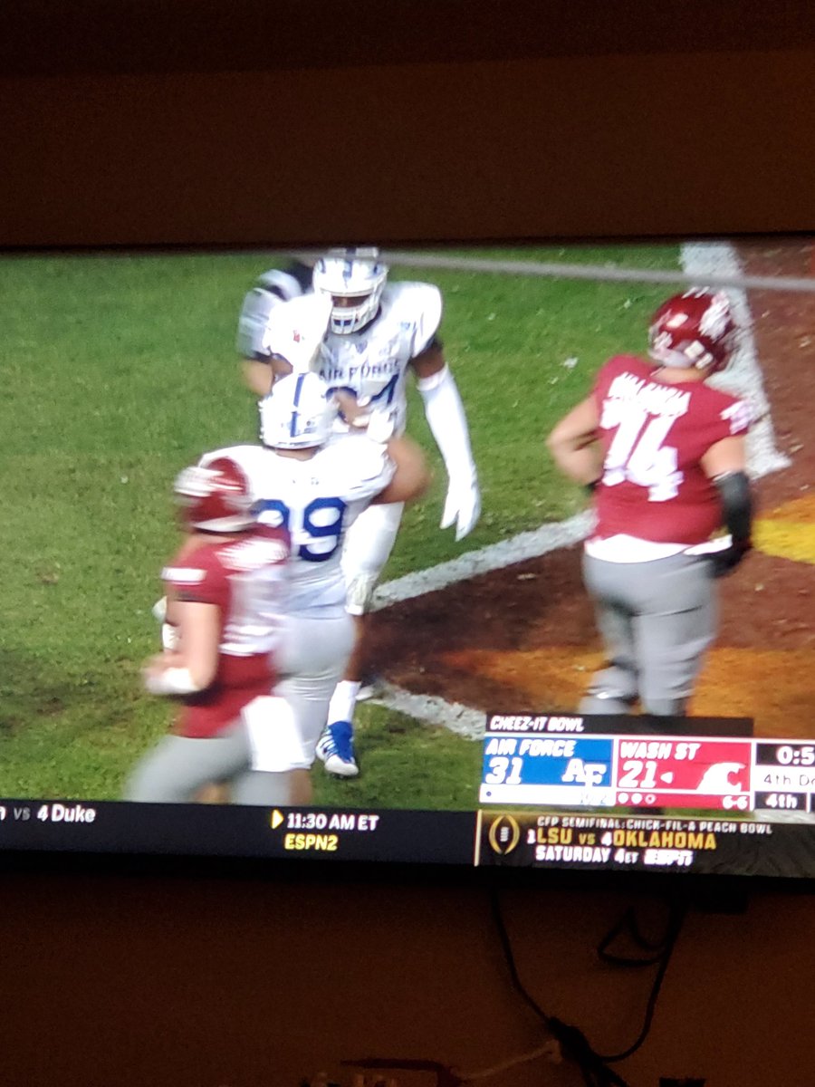 @DevilDogDad (@grizzolinecoach) on Twitter photo Way to put the nail in the coffin to seal the victory <a href="/MoseseFifita/">Mosese Fifita</a>
#CheezItBowl
#wearegp
🐻⚡🏈 Way to put the nail in the coffin to seal the victory <a href="/MoseseFifita/">Mosese Fifita</a>
#CheezItBowl
#wearegp
🐻⚡🏈