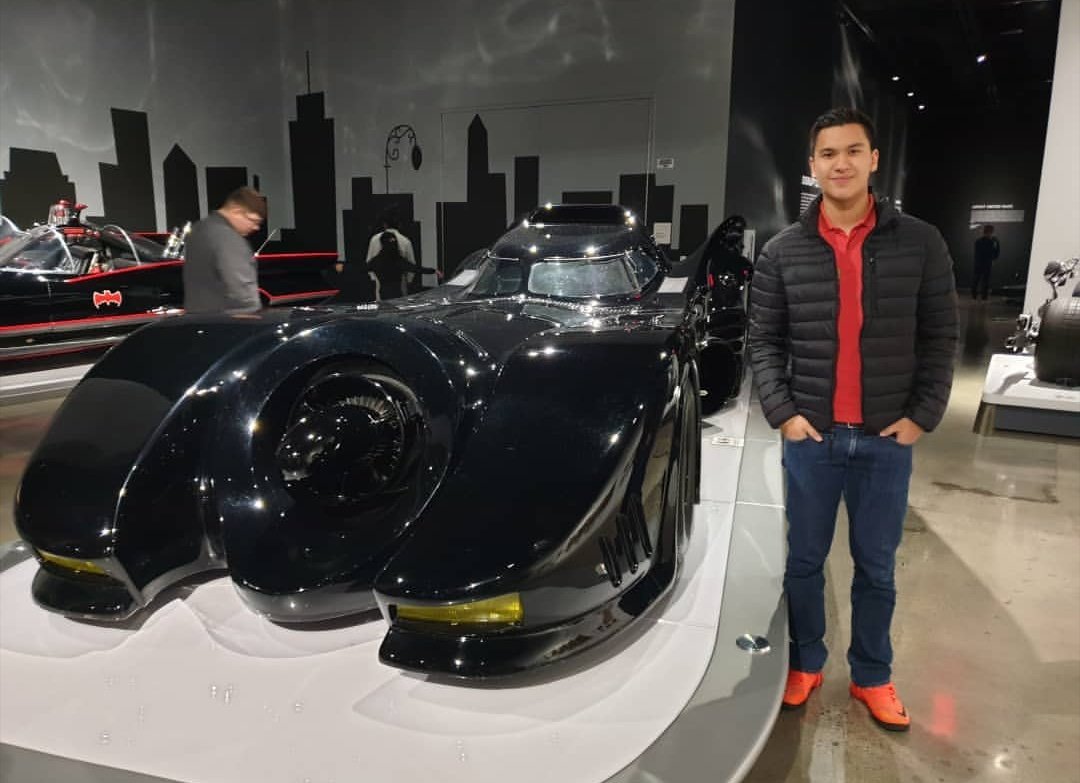 kiaraonly_'s tweet photo. Ang gwapo naman po ng nakuha niyong model! Magkano po siya? Este yung car pala HAHAHAH @iamginoroqueiv 

#PUSHAwardsKiaNos https://t.co/ksR5QgOX8H