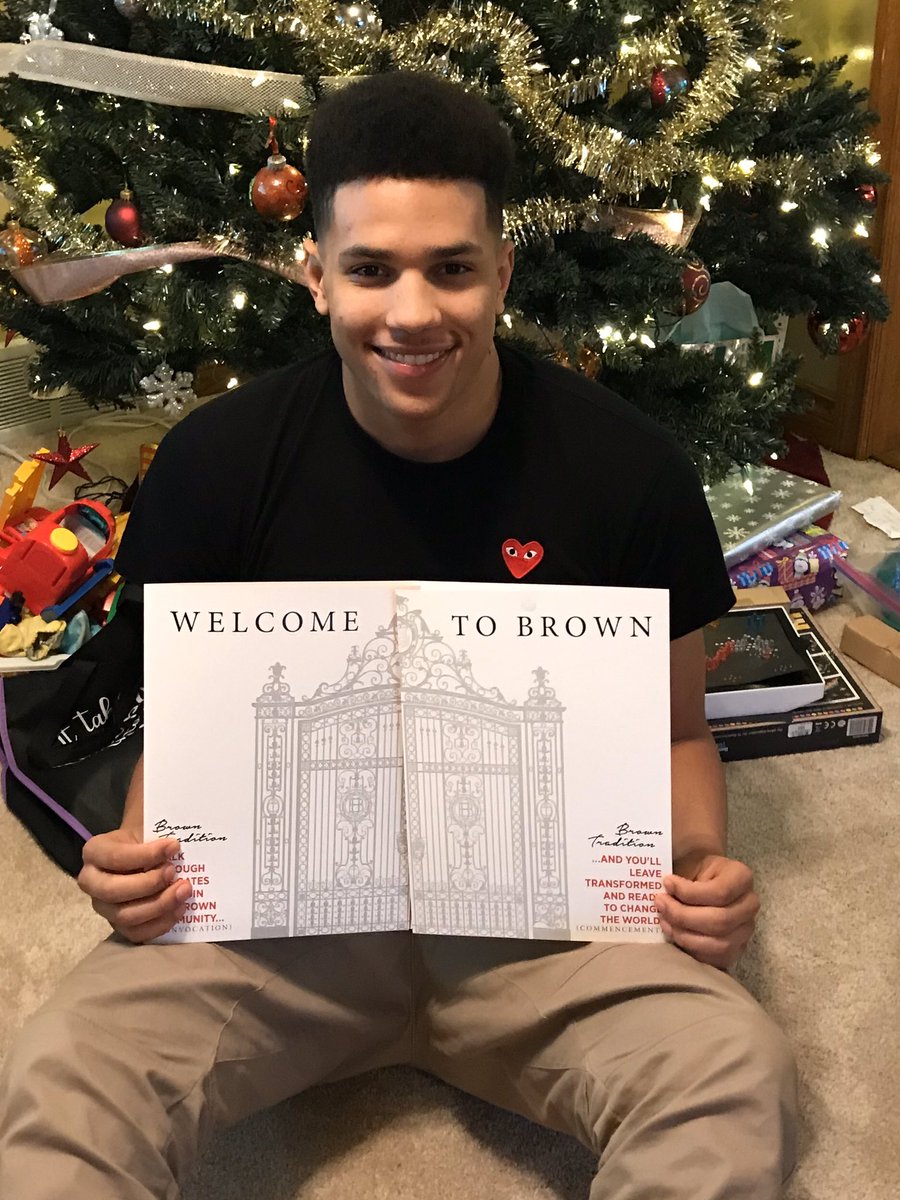 Rumz75's tweet photo. Best Christmas gift a dad could get, D1 scholarship to an Ivy League school! To say I’m proud really doesn’t do it justice, there are no words to express how I truly feel!!
#Brown2024 #AllMy❤️ #IvyLeague https://t.co/dU0Dv1hP5l