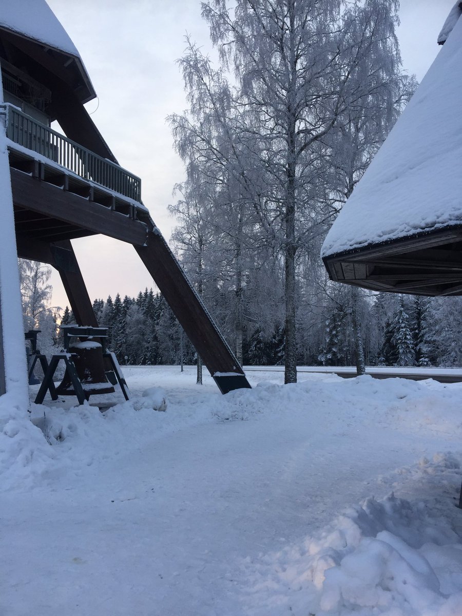 arja_herva's tweet photo. #ajopäivä #kuusamo sta kotiin, meinaa nukuttaa,niin #kahvit #vaskikello ssa https://t.co/8cxlJxMvjf