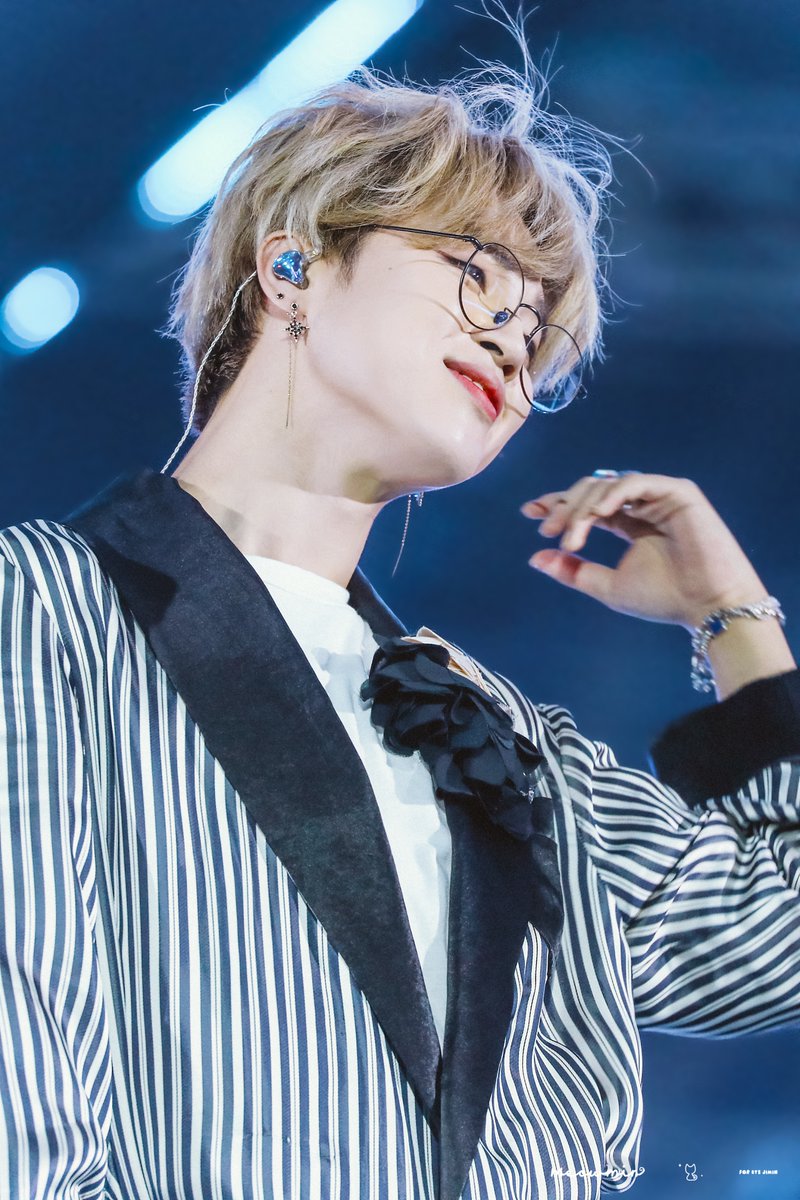 MeowMin_jm1013's tweet photo. 191227 
#JIMIN #지민
#BTS #방탄소년단 
@BTS_twt https://t.co/KminEhdUWR