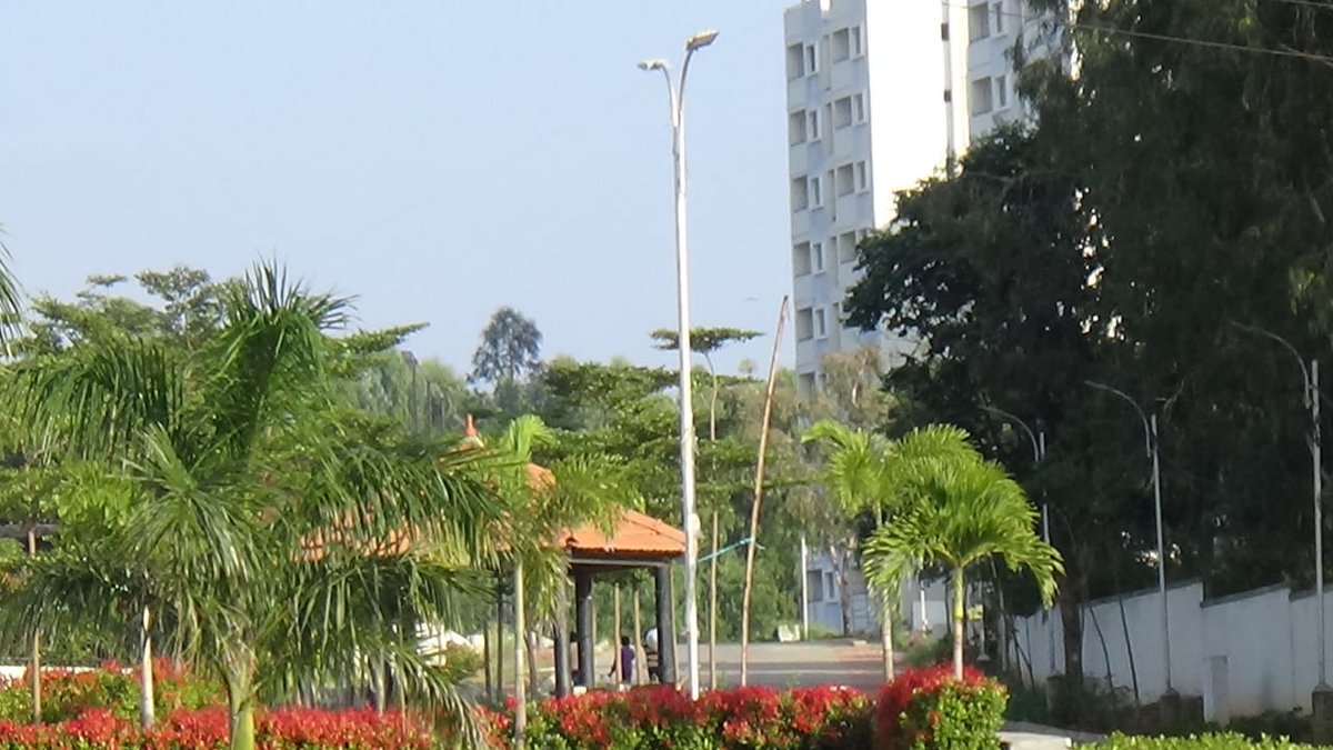 IndyaEstates's tweet photo. !!!PICOFTHEDAY!!! Take a stroll, feel the fresh atmosphere or watch your kids enjoy their playtime in your  own luxury abode at #IndyaEstates we make sure all this Possible for #Happystaying
Homes with 50+ amenities only at #Indyaestates  #PICOFTHEDAY #TheGreens #Anekal #Attibele https://t.co/DZItJdy0WO