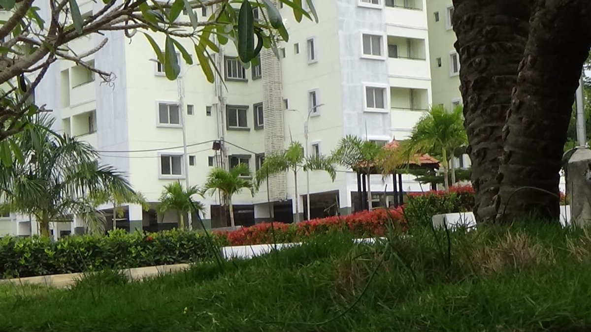 IndyaEstates's tweet photo. !!!PICOFTHEDAY!!! Take a stroll, feel the fresh atmosphere or watch your kids enjoy their playtime in your  own luxury abode at #IndyaEstates we make sure all this Possible for #Happystaying
Homes with 50+ amenities only at #Indyaestates  #PICOFTHEDAY #TheGreens #Anekal #Attibele https://t.co/DZItJdy0WO