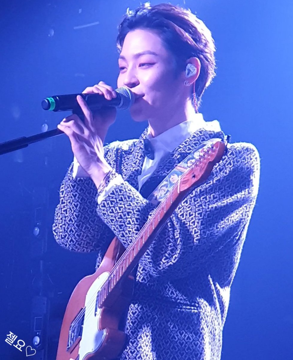 Iwoosungo's tweet photo. 19 We Rose You Encore in Seoul 12.27
๋ฌด๋์์์ ์ ค๋น๋๋"โญ"
๋ฉ์ง๋ค~๐๐
#TheRose #๋๋ก์ฆ #๊น์ฐ์ฑ #sammy #์ฐ์ฑ #Woosung #WeRoseYouInSeoul #muvhall https://t.co/gTBuEPFtik