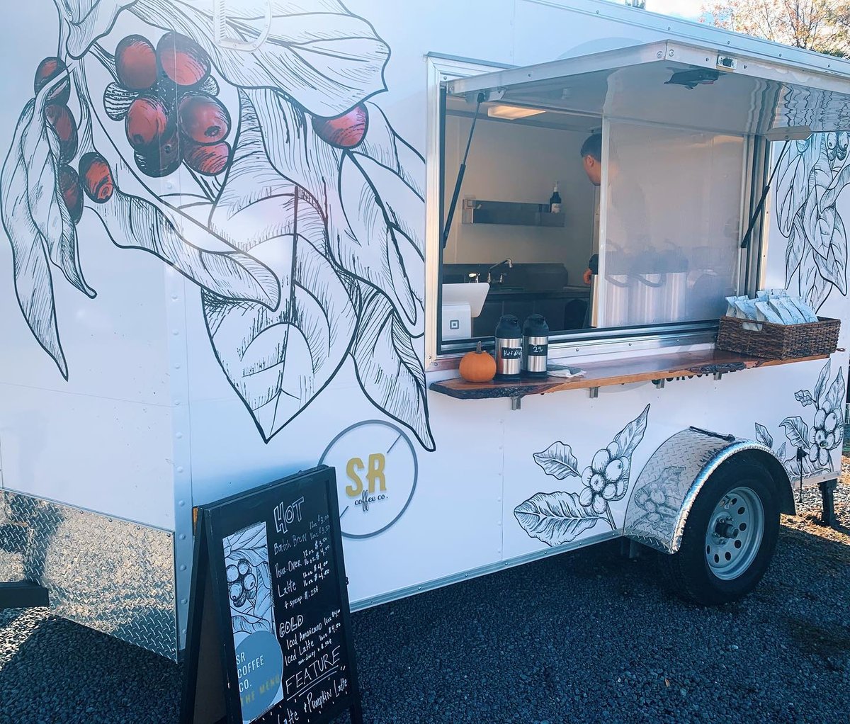Come on out + support local today at our Winter Farmers Market! We've got hot coffee from @SRCoffeeCo waiting for you amongst many other local goodies!! 

9am-1pm, located on Atwater Drive in One Loudoun!

#eatloco #SRCoffeeCo #eatlocofarmersmarket #oneloudoun #loudouncounty