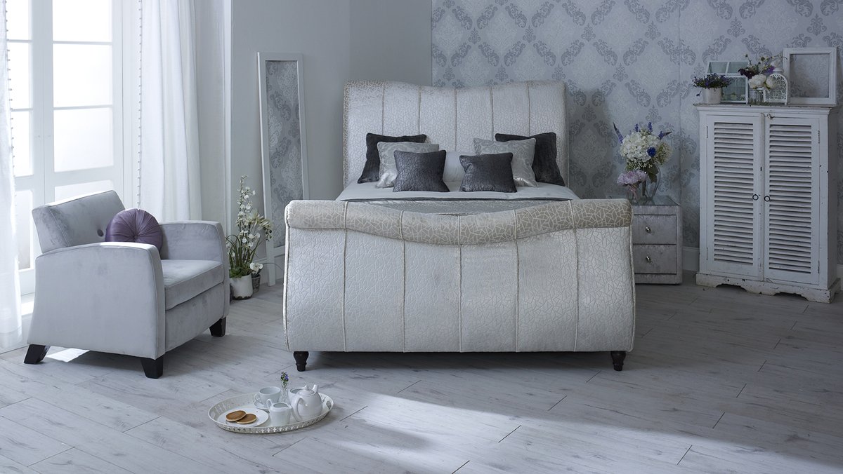 Cardiff_Beds's tweet photo. These King size display beauties are ON SALE &amp; greatly reduced to clear the way for new stock! https://t.co/UqFi0jyPum