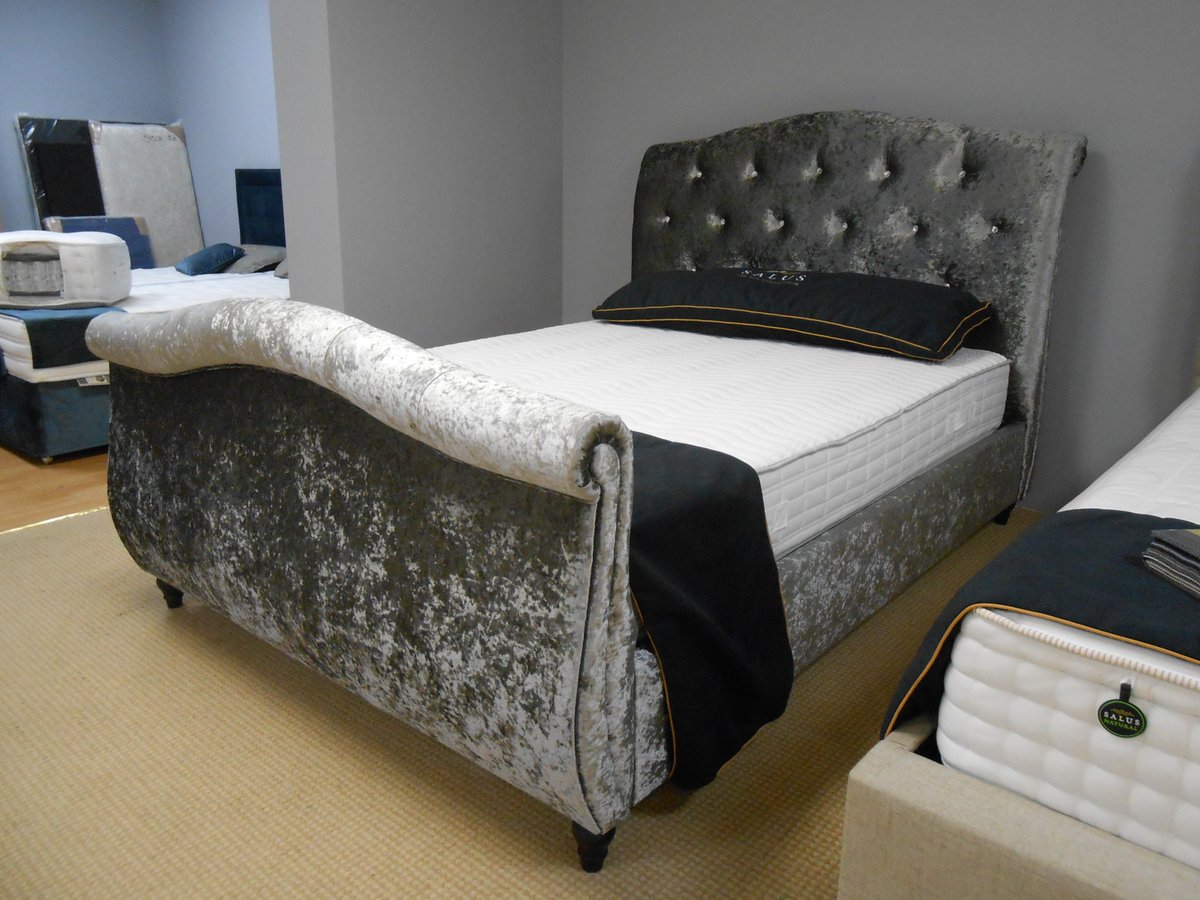 Cardiff_Beds's tweet photo. These King size display beauties are ON SALE &amp; greatly reduced to clear the way for new stock! https://t.co/UqFi0jyPum