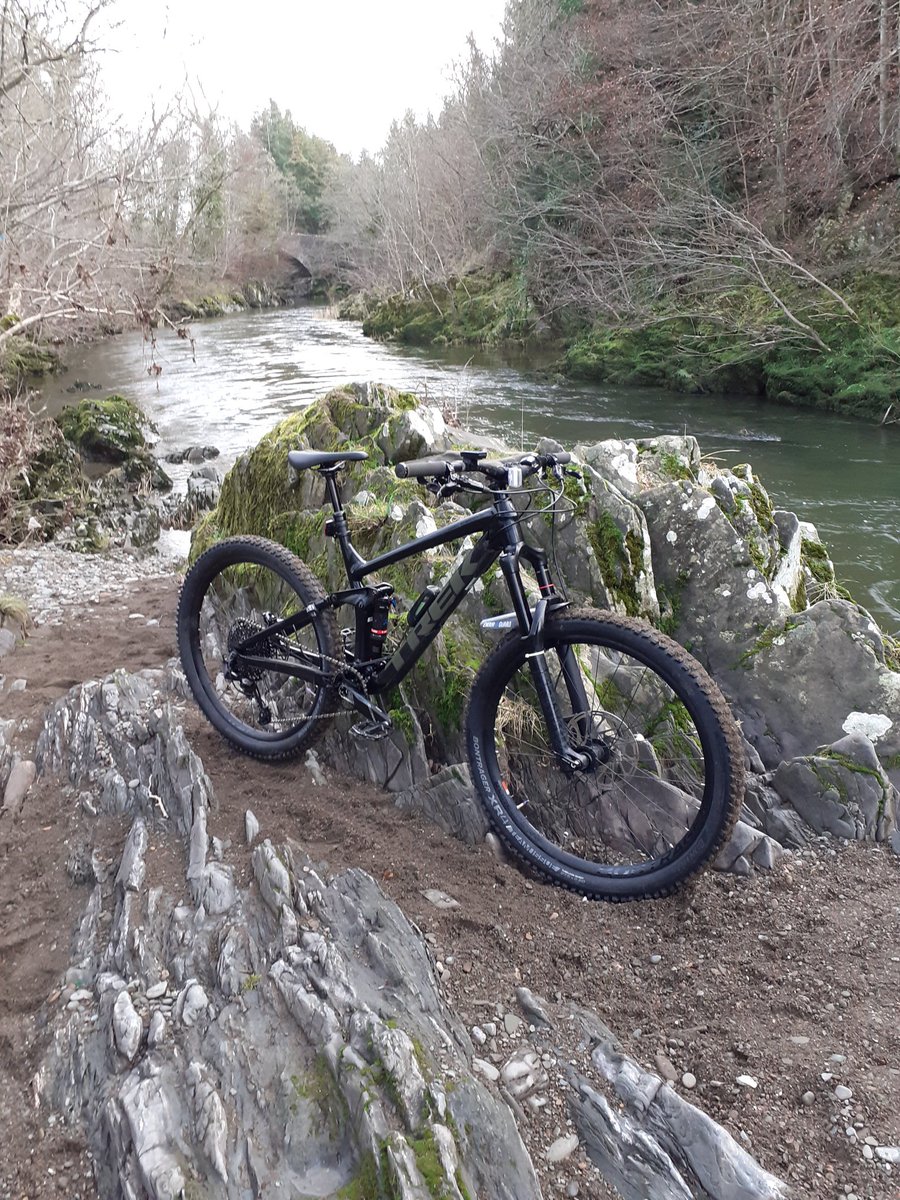 HardieMtb's tweet photo. Muddy fun today @TrekBikes  @Flaercycle #RevoTerra chain performance Oilers #terrafluid #flaerbetatester @endura https://t.co/Dk8T5qDX26