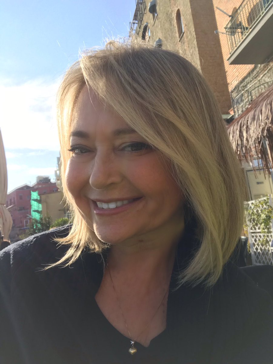 visitcampania tweet media