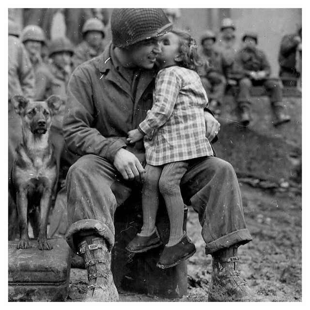 VeteransFdn's tweet photo. Safe with the soldiers, vintage war image
#vintage #warpics #soldier #friendship #children #protector #safe #ww2 #wartime #dogsofinstagram #dogs #wardogs https://t.co/2UicQd4dXY https://t.co/iTalhM5O0z