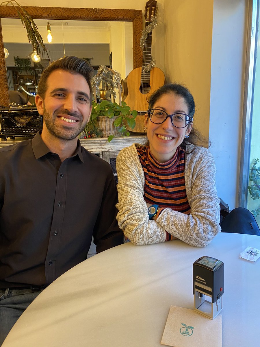 EvaOrtegaPaino's tweet photo. Hoy reunión de amigos en sesión de brainstorming de retorno y retención de talento en pro de @raicex_es, y las asociaciones de científicos en el exterior. Gracias a @noelialozanov y a @CMartinAlberca de @CENL_SWNL por sus ideas. Y mirad qué sello tan chulo tienen👇🏽👇🏽👇🏽 https://t.co/H4lLDx5sbv