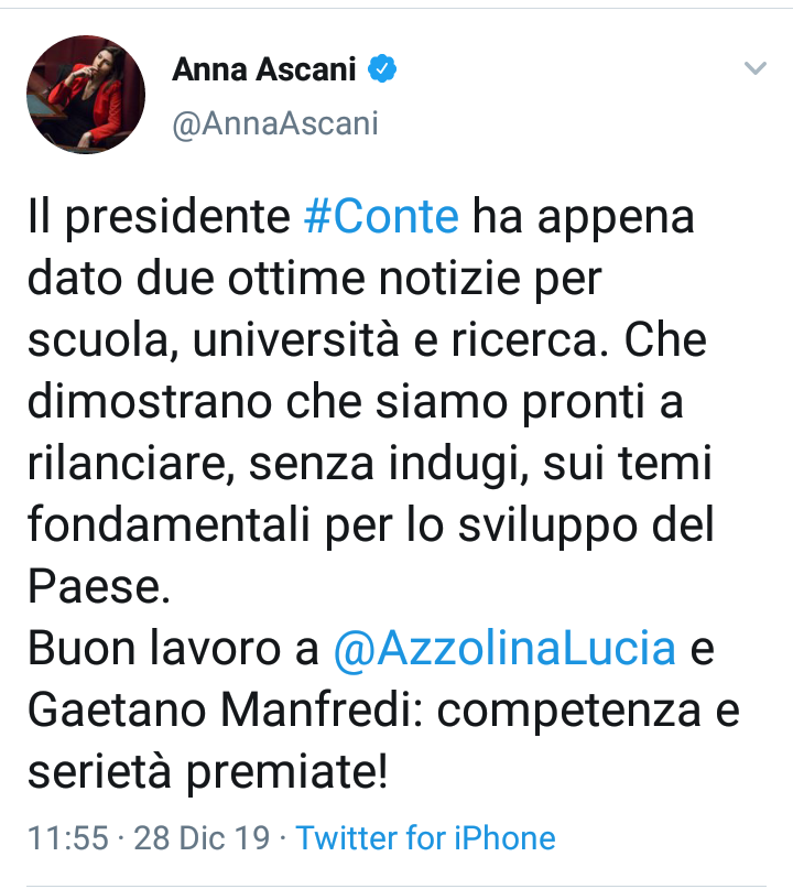 Gigadesires's tweet photo. Il Presidente del Consiglio non eletto da nessuno in sei mesi è diventato Re Mida.

Naturalmente lei adesso è il viceministro al #Miur.

#buffona https://t.co/tHCbFJ3UyH
