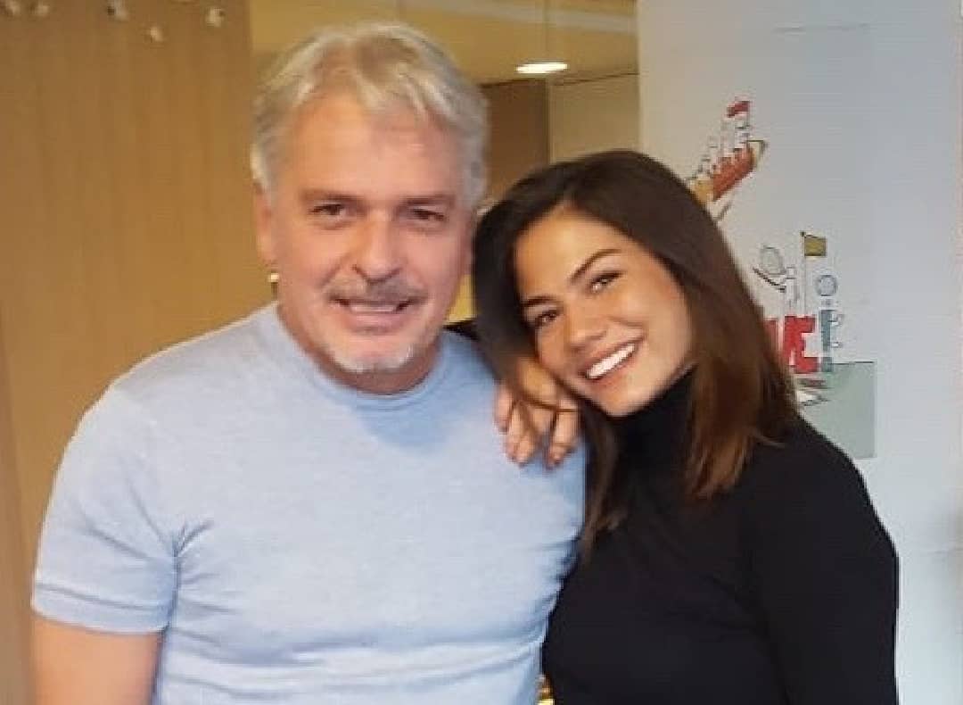 Martaroblesrod8's tweet image. Me encanta que parece su hija trata en redes a ella como lo hace con su hijo tienen que tener una relación muy bonita❤

#GuDem😏😂