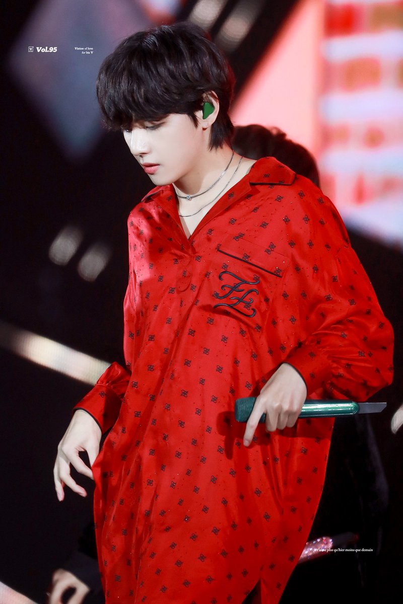 visionoflove_95's tweet photo. 191227 KBS가요대축재

🍓🍰

#방탄소년단 #뷔 #태형 #TAEHYUNG #V #BTS
@BTS_twt https://t.co/c52NIJQjUd