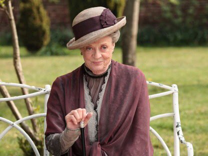 Harry_Potter_TM's tweet photo. Hoy hubiera cumplido 91 años la gran actriz Maggie Smith.

Luchó contra el cáncer mientras rodaba Harry Potter porque no quería decepcionar a los fans.

Ganó 2 Oscar y 3 Globos de Oro entre otros muchos premios.

Gracias por tanto ⚡️ https://t.co/Nw7mkQP0mB