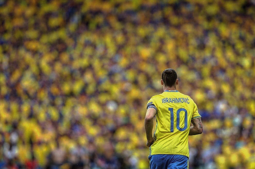 Caro <a href="/Ibra_official/">Zlatan Ibrahimović</a> da noi si compete per vincere il campionato, abbiamo gli stessi colori della Svezia, hai anche lo stesso procuratore di Ciano e sai che coppia in attacco con l’americano, tu che sei il Re della MLS?
Non scegliere il #Frosinone per il #Milan, é stata una follia