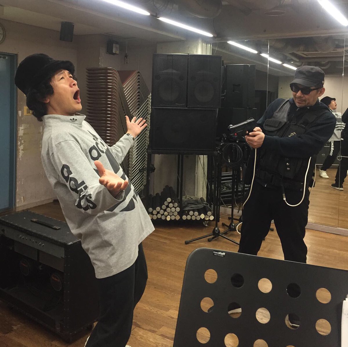 HRshin1Low's tweet photo. 昨夜のゼロテン大忘年会でのANALOGIX feat.KAMIYAMAに続き、KAMIYAMA氏と共に「CLONES(クローンズ)」のスタジオ作業中。
公演詳細はこちら> https://t.co/IPaB2yx24D
#analogix #アナロジックス #kamiyama https://t.co/GiYlaiIoL5
