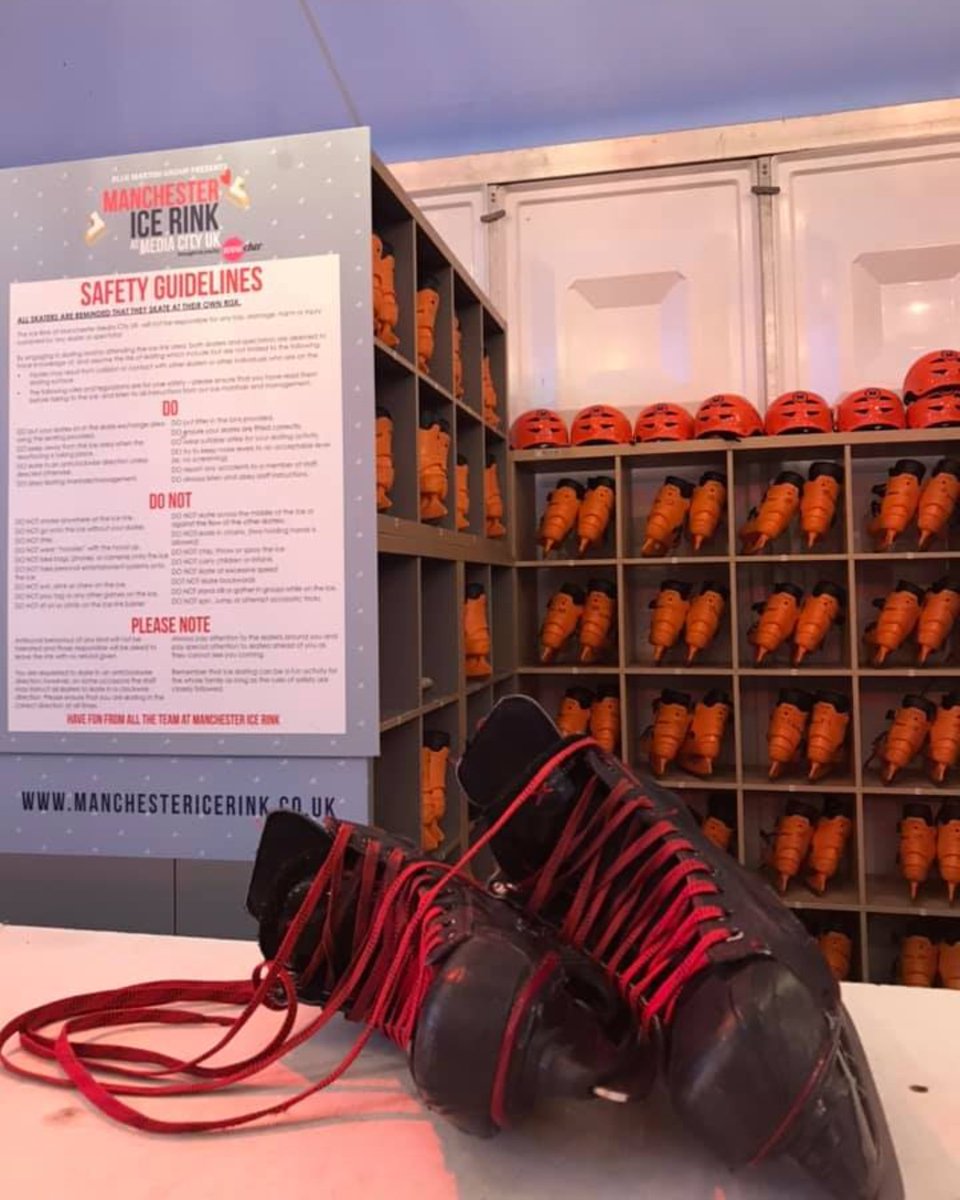 We're now open from 10am-8pm throughout the week, which means there's still plenty of time for #families to come and skate with us this #Christmas break! ⛸ #mediacity #salford #salfordquays #iceskating #icerink