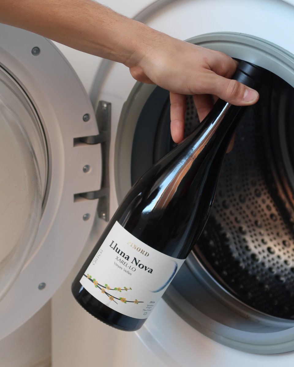pinordwinery's tweet photo. Us presentem una nova tècnica de #battonage. La batolava 🤪
-
Os presentamos una nueva técnica de #battonage. La batolava 🤪
-
Introducing our latests #battonage tecnique. The battomachine 🤪
#foolsday #santsinnocents #santosinocentes https://t.co/1VC4vbuOFZ
