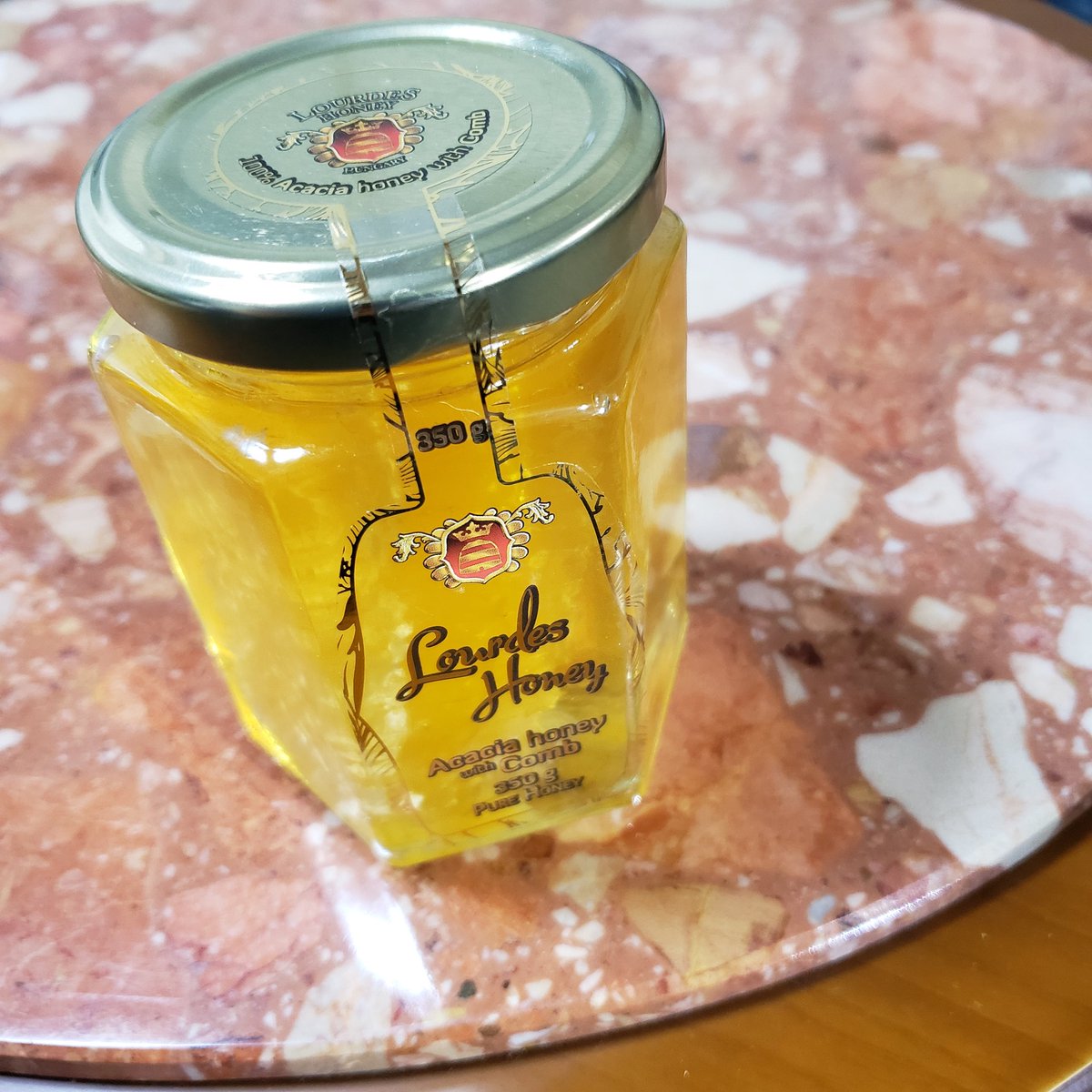 佳那 蜂の巣入りハチミツ ハチミツは美味しいけど 蜂の巣 ロウソクの味 ミツロウ 佳那 蜂の巣入りハチミツ ハチミツは美味しいけど 蜂の巣 ロウソクの味 ミツロウ