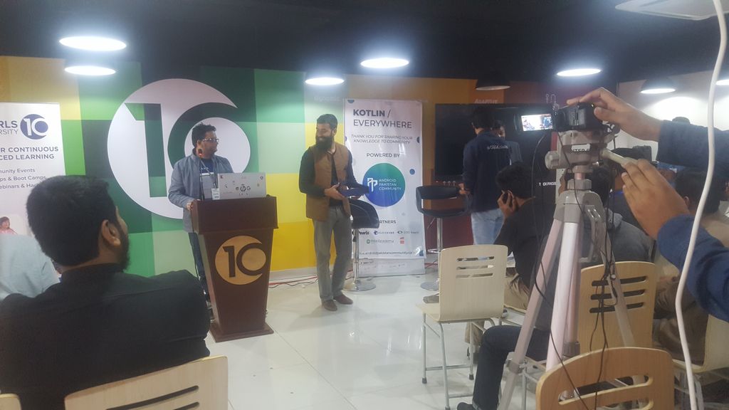 ApcPakistan's tweet photo. Presenting shields to our firesiders

ALI MAHMOOD
KHURRAM 

#kotlineverywhere #Kotlin #apc #10pearls https://t.co/QaHUKNyEte