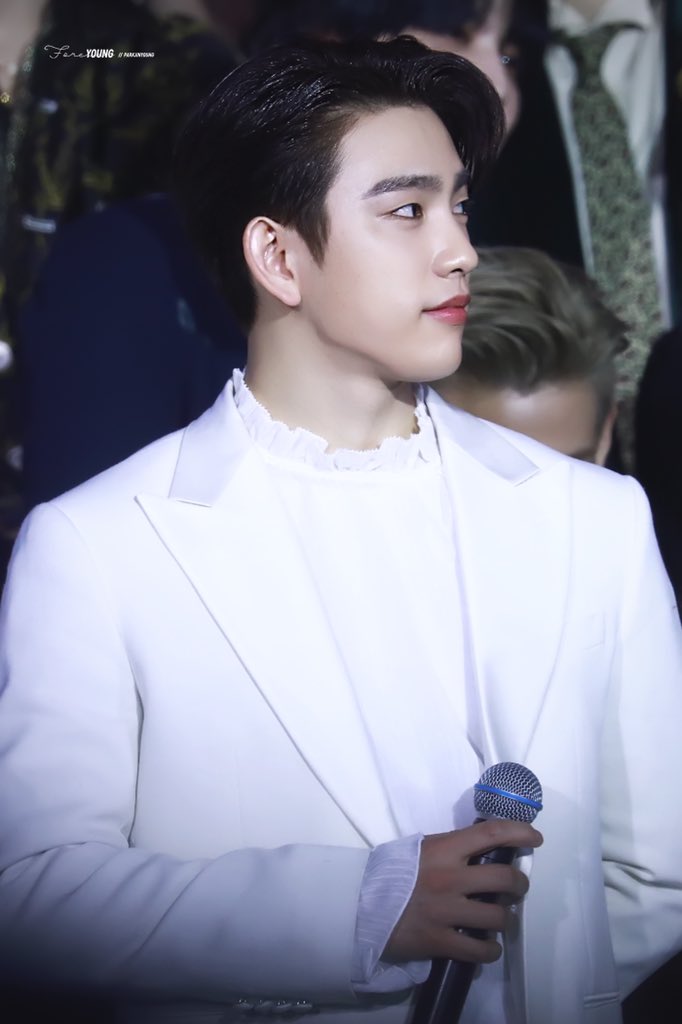 4everYOUNG_jy's tweet photo. HQ 191227 KBS 가요대축제 

왕자님 ㅠㅠㅠ 

#GOT7                                        
#갓세븐                                       
#Jinyoung 
#진영 https://t.co/OyYja7vbIT