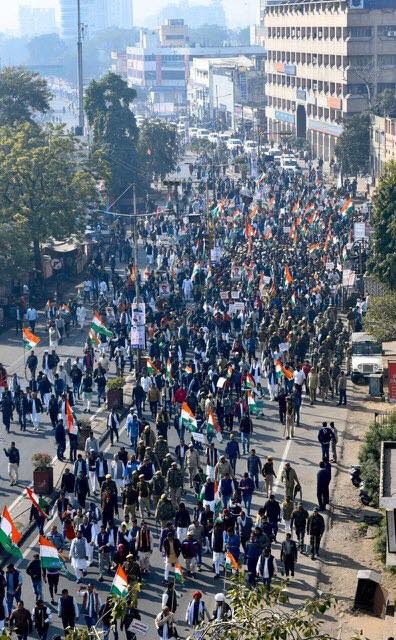 आज कांग्रेस स्थापना दिवस के अवसर पर उपमुख्यमंत्री एवं प्रदेश कांग्रेस अध्यक्ष श्री <a href="/SachinPilot/">Sachin Pilot</a> जी के नेतृत्व में जयपुर में केंद्र सरकार की जनविरोधी नीतियों के खिलाफ ‘‘भारत बचाओ-संविधान बचाओ’’ के आह्वान के साथ शहीद स्मारक से लेकर पीसीसी मुख्यालय तक फ्लैग मार्च निकाला गया|