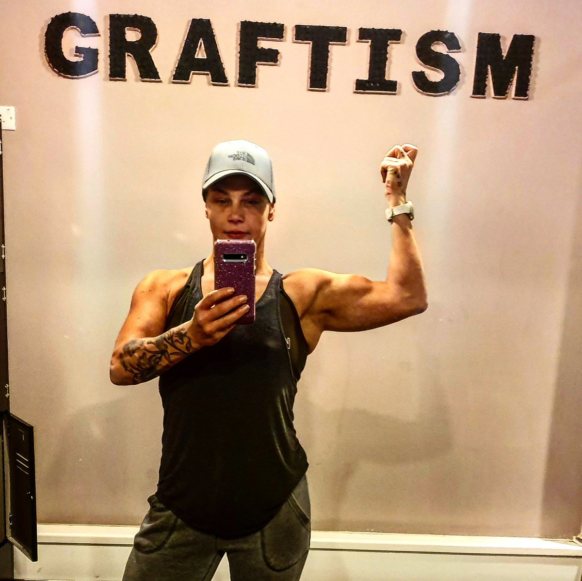 samcarmenbrown's tweet photo. Hard work is paying off cant wait to see what 2020 brings #bodybuilding #fitness #fitnessmotivation #personaltrainer #bodybuilder #muscles #strongwomen #fitwomen #trainhard #focus #graftismgym https://t.co/REfbXe7AUl