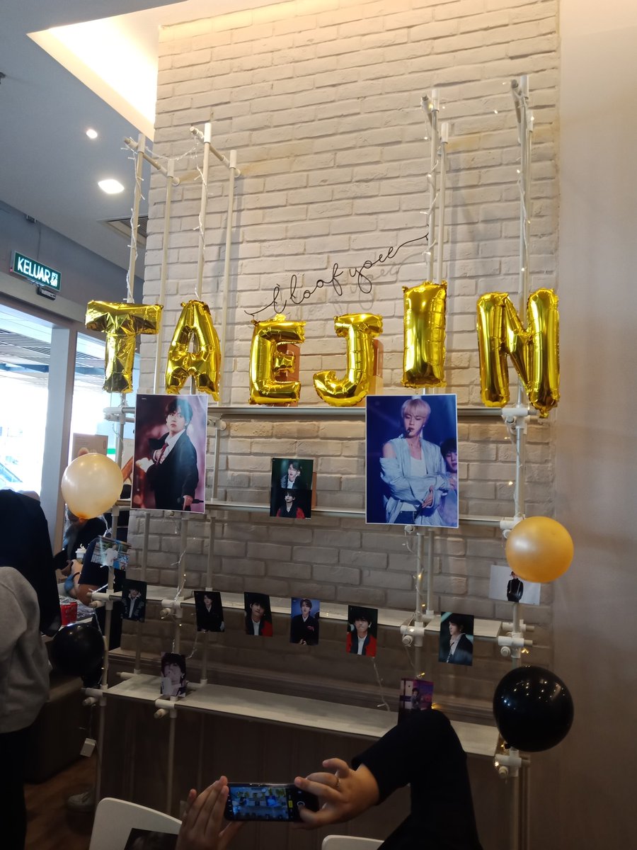 _ztszd's tweet photo. 💜
#justforyouhappybirthdaytaehyung 
#WinterNightinKL 
#Aphrodite_series https://t.co/2pPSfxfSXW