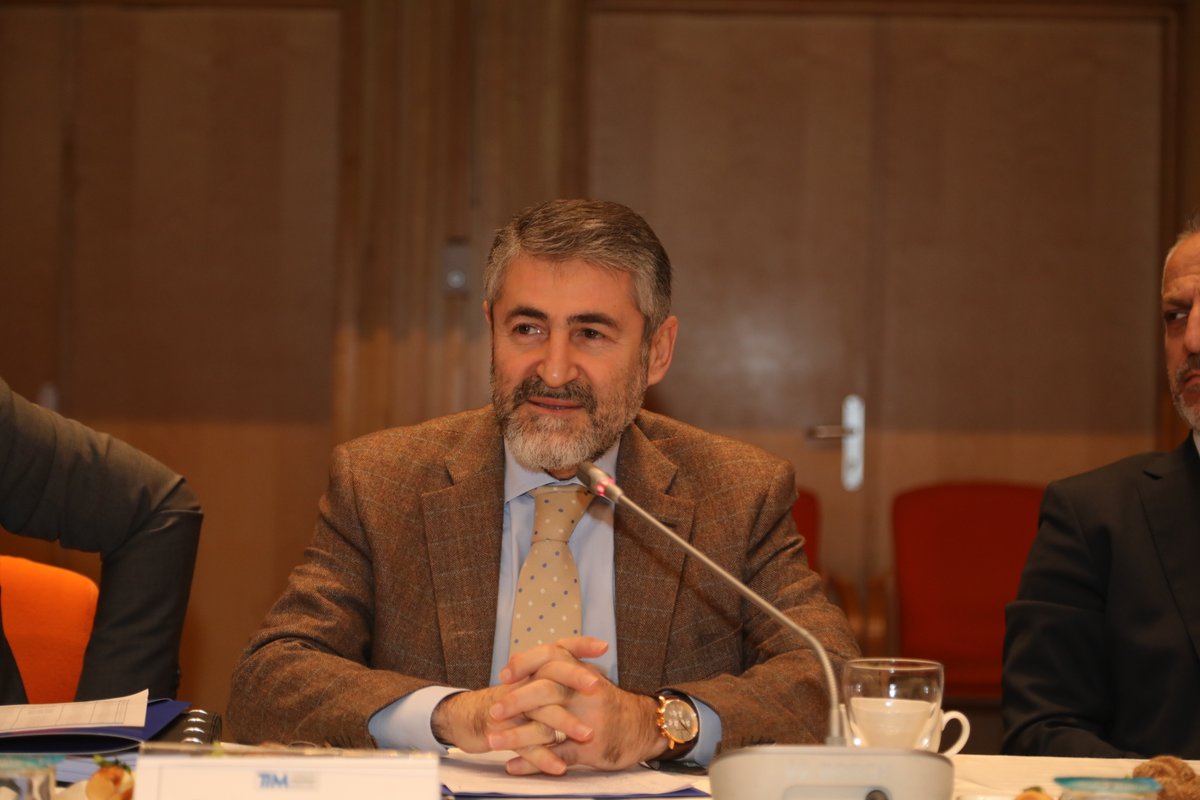 NureddinNebati's tweet photo. TİM Genel Merkezi'nde gerçekleştirilen mikro ihracat konulu toplantıya katıldık. Mikro ihracatın hızlı bir şekilde yapılabilmesi için kurulması planlanan antrepo ile ilgili son görüşmelerimizi gerçekleştirdik. Bu konudaki görüşlerimizi paylaşarak, istişare yaptık.@turkihracat https://t.co/cDSKCV40b0