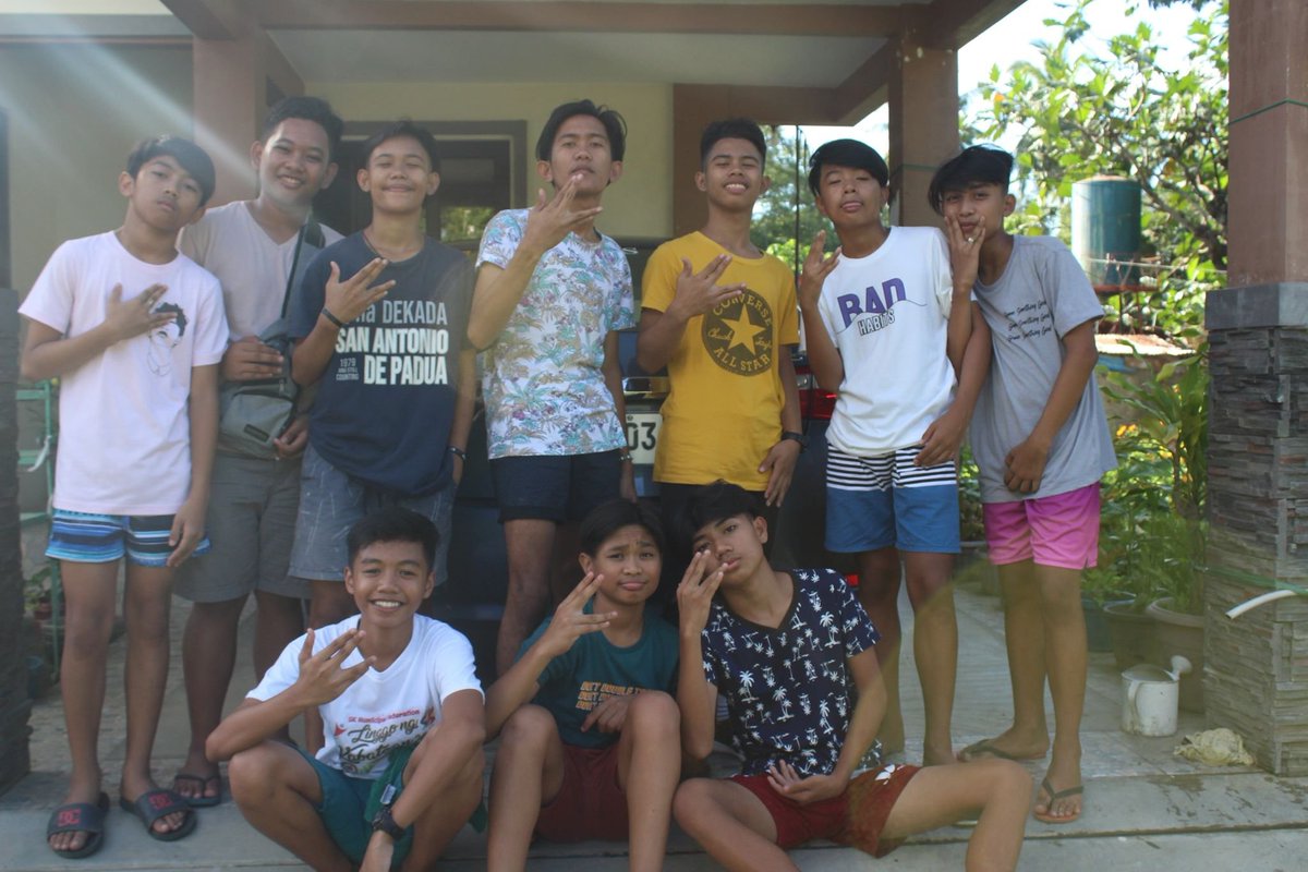 Pooogiiiiiiiii's tweet photo. 1st anniversary ๐๐
#FusionSquad #Squadservantsofjesus https://t.co/qJwQ4XRPhn