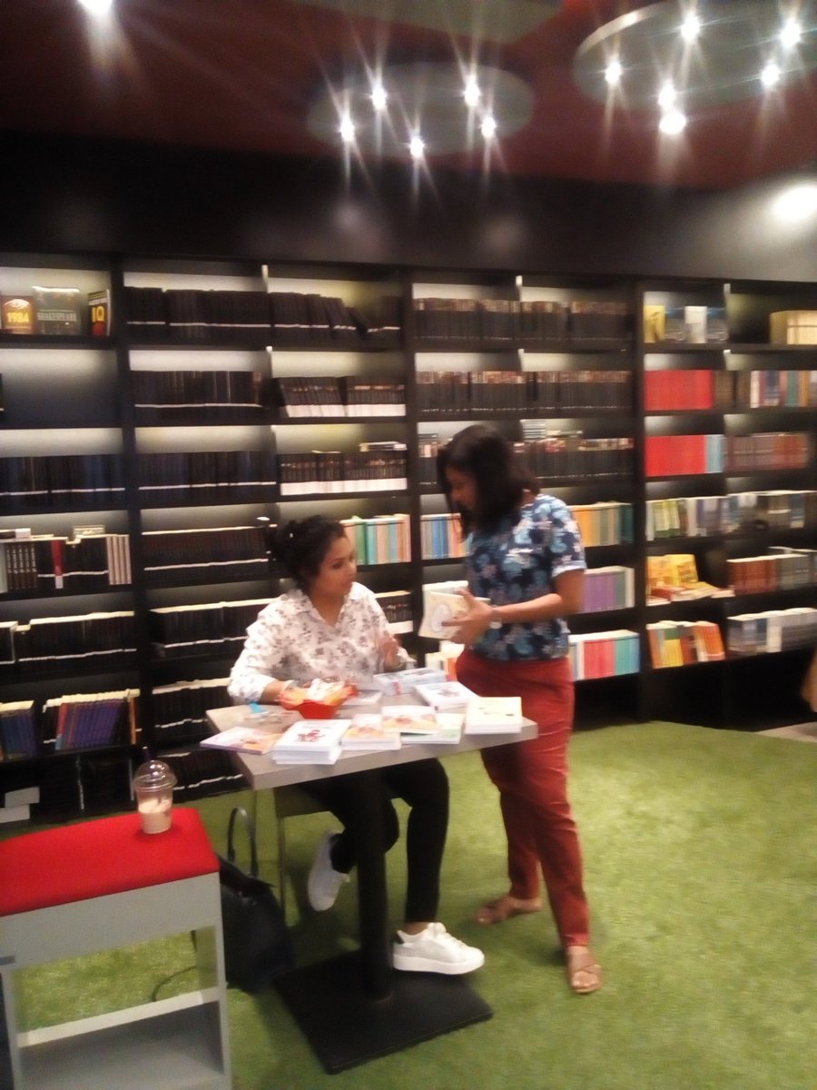 LittleHousePub1's tweet photo. Fan talk with Ganga #writers https://t.co/FuzGB7mUXC