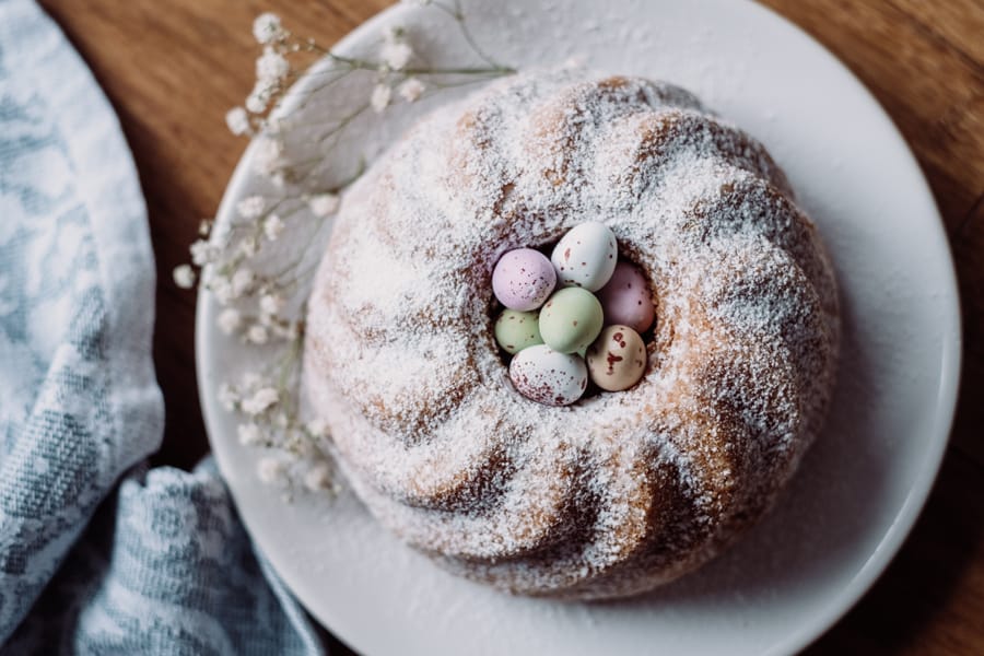 Candygeek1's tweet photo. The Most Delicious Zucchini Bundt Cake Recipe 
 Image Source: Unsplash �! You were always told growing up to make sure and eat your veggies. Well, they never said how to eat them, so why not indulge in some delicious zucchini bundt cake?�!After all 
 https://t.co/byeFwha3tG https://t.co/fVtLoRH43p